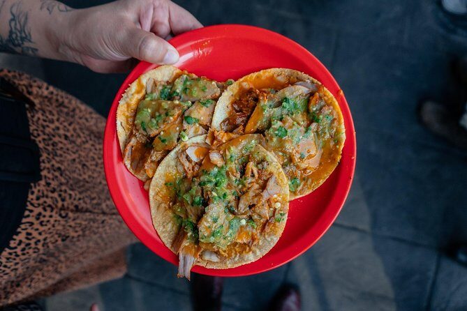 Mexico Private Food Tour With Locals Including 10 Tastings - Stop 2: Banco de México Area Classics Like Taco al Pastor