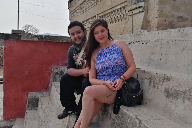 Mitla Half Day Guided Tour - Lunch at Donaji: a buffet that keeps the day moving