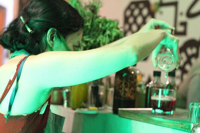 Mixology class with Mezcal in Oaxaca - Getting started at EtnofoodXicoténcatl (and why 7:30 pm helps)