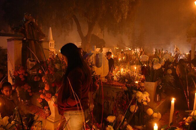 Mixquic Day of the Dead Tour in Mexico City - What You’ll Hear in the Cemetery: Traditions, Tomb Decor, and the Church Feel