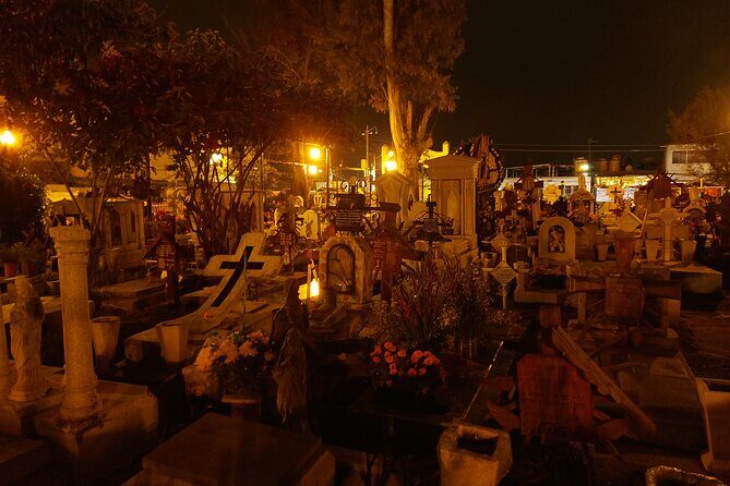 Mixquic Day of the Dead Tour in Mexico City - Group Size and the Big Crowd Factor: Why Your Guide Matters