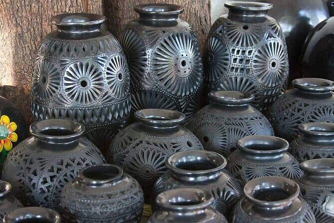 Monte Alban & artisan house workshop in Arrazola and Coyotepec - Guide style, English support, and how the day stays smooth