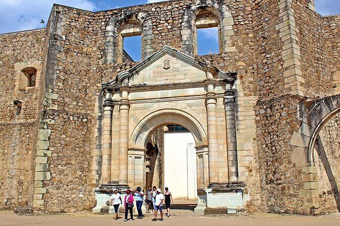 Montealban Tour - Getting Started at Oaxaca Real Hotel (and Why the Timing Matters)