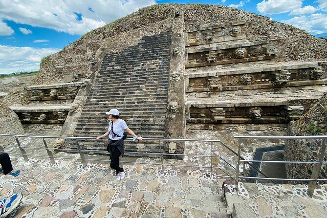 Morning Tour of the Teotihuacan Pyramids - Pyramid of the Moon and the Causeway of the Dead