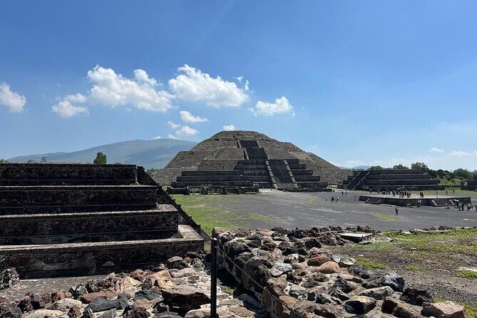 Morning Tour of the Teotihuacan Pyramids - Why the bilingual guide experience is more than a nice perk