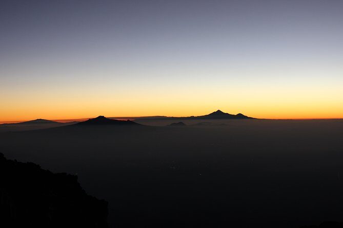 Mountaineering Iztaccihuatl (5220m) - Day 1: Altzomoni Refuge and the Acclimatization Ascent