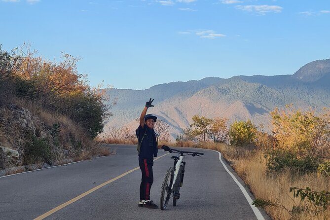 MTB Bike Tour: Local Trails in Monte Albán and Atzompa - Stop 1: Zona Arqueológica de Monte Albán (what you’ll get, and how to use it)