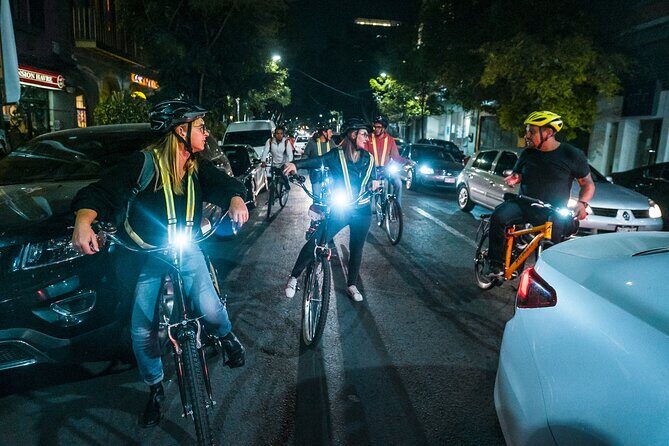 Night Street Food & Bike Tour / Small Groups /All Inclusive - Stop 1 in Condesa: Pastor tacos and getting your bearings fast