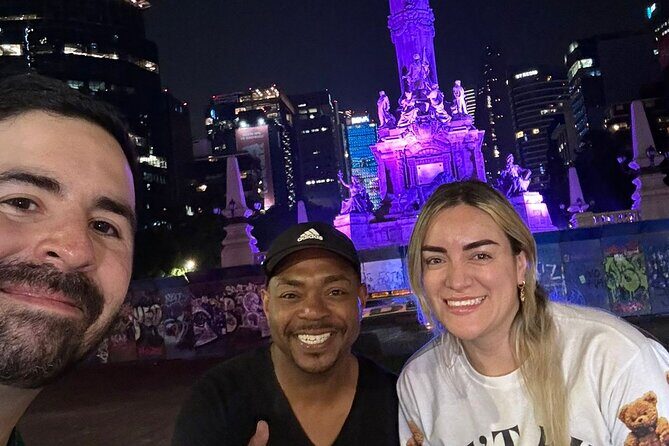 Night tour + tacos in Mexico City fully illuminated! - Paseo de la Reforma into Polanco: the luxury avenue segment