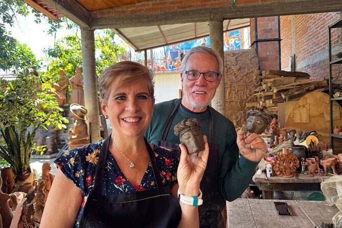 Oaxaca Artisan Pottery Alebrijes, Black Clay Tour and Frida Kahlo - Alebrijes at Jacobo y María Ángeles in San Martín Tilcajete