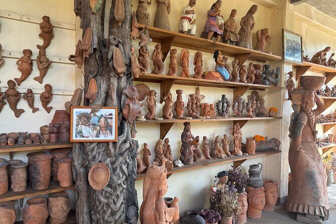 Oaxaca Artisan Pottery Alebrijes, Black Clay Tour and Frida Kahlo - Barro Negro at Alfarería Doña Rosa in San Bartolo Coyotepec