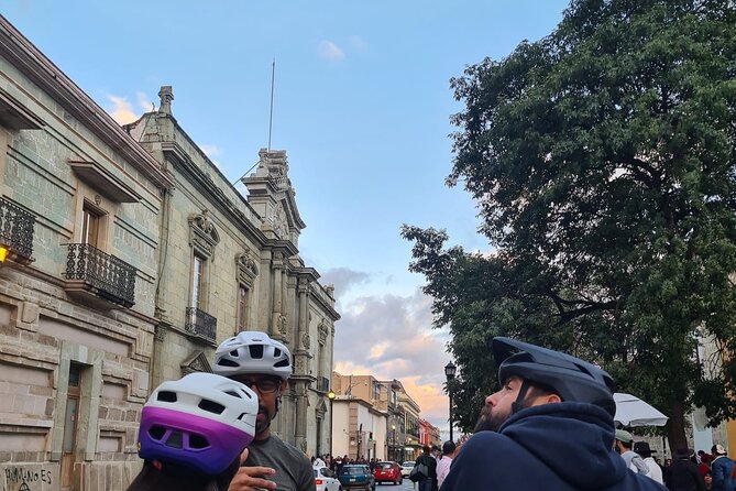 Oaxaca city bike ride - History & traditions - Stop 3: Parque Juarez El Llano and a real nieves moment