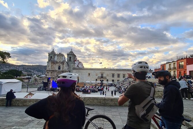 Oaxaca city bike ride - History & traditions - Stop 1: Panteon General and the cemetery that anchors the city