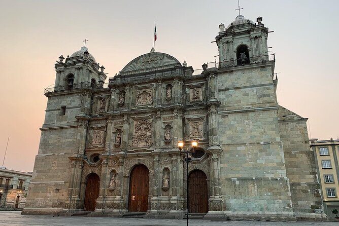 Oaxaca City tour - Santo Domingo museum & the colorful market - How the 3-Hour Loop Works From Your Downtown Hotel