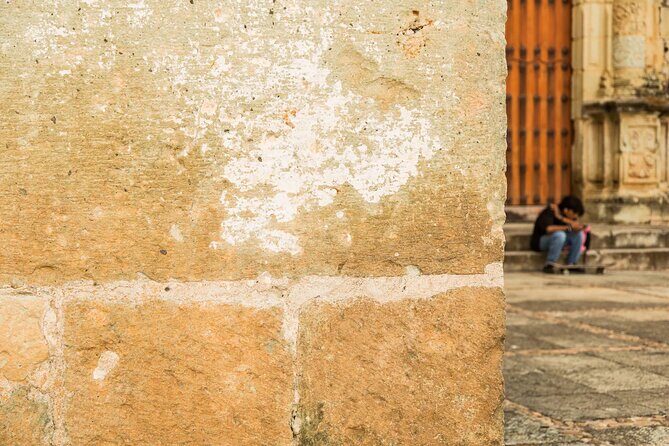 Oaxaca with a Local Photographer - How the Oaxaca streets turn into your practice lab