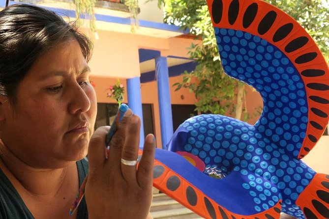 Paint your Alebrije with the Jimenez family. - The family gallery: browse smart, buy with confidence