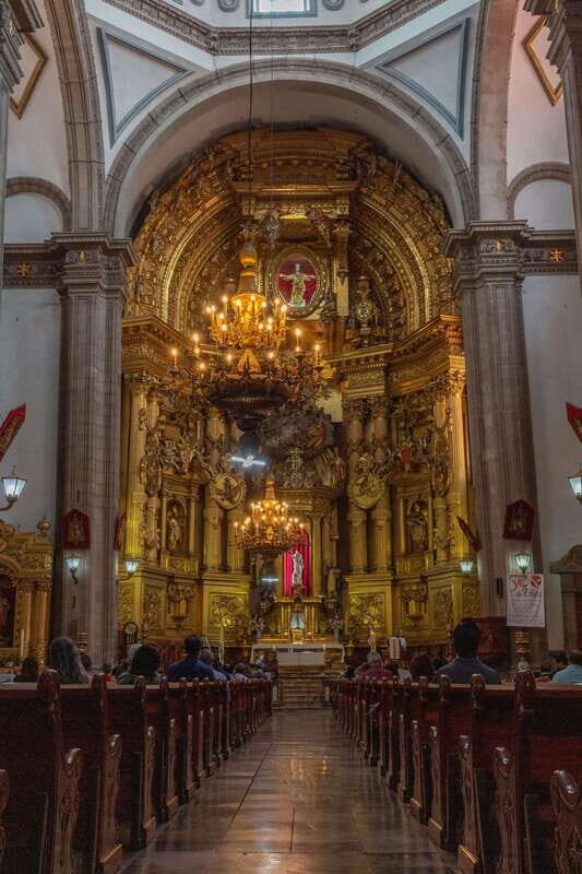 Poetry tour Mexico City - Down toward Zócalo: baroque streets and the story of roots
