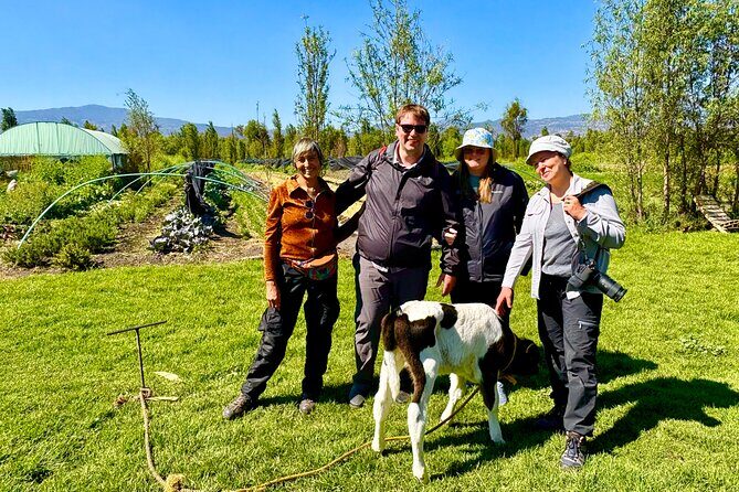 Prehispanic Xochimilco: Market, chinampas, axolotls kids friendly - The canal ride on a trajinera: calm views and a guided story