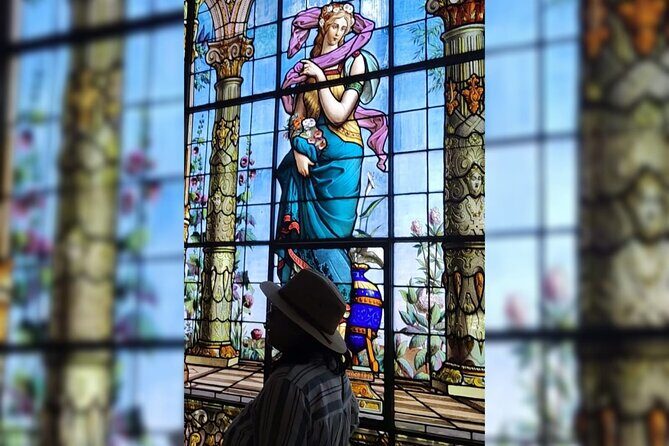 Private and Guided Tour to Chapultepec Castle with Transportation - Stop 1: Puerta de los Leones and the Walk to the Children Heroes Altar