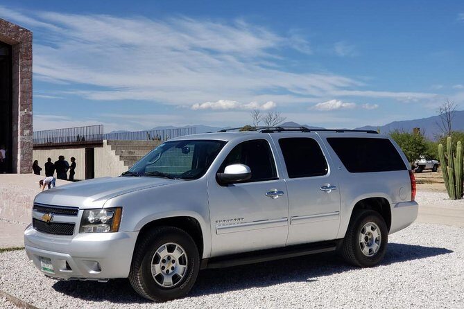 "Private Car and Driver - Passenger insurance -Master Artist's Studios -Weavers- - Choosing the right route: weaving, pottery, carving, or Monte Albán art stops