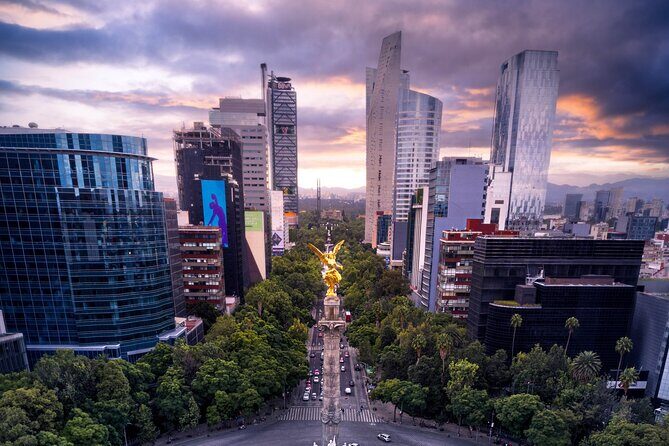 Private Contrasts of Mexico City Neighborhoods Tour - Chapultepec Park: Mexico City’s “Lung” With Fountains, Lakes, and Archaeology