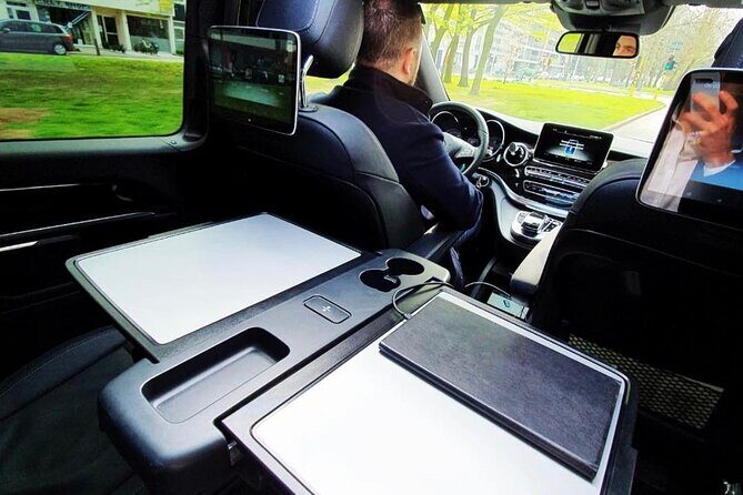 Private Driver - Pickup From Your Hotel (and How the Mobile Ticket Helps)