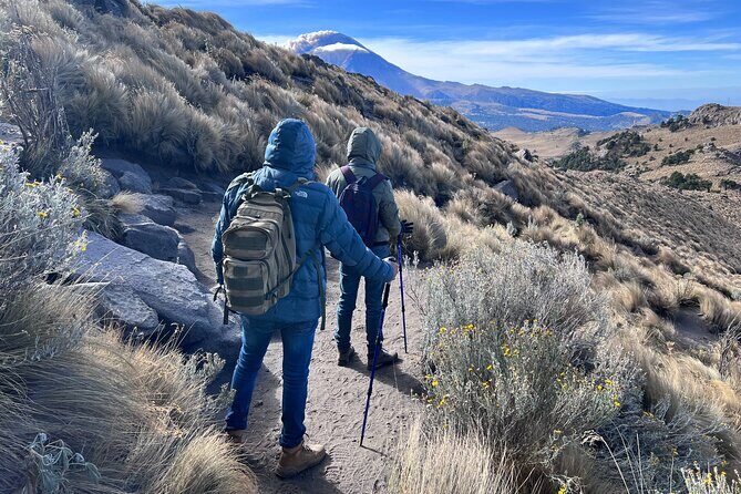 Private Hike next to volcano at 14800 ft. from Mexico city - Mexico City traffic and the long return day reality
