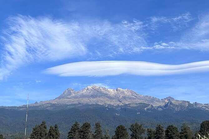 Private Hike next to volcano at 14800 ft. from Mexico city - The drive to La Joya: where the hike really begins (and where you should slow down)