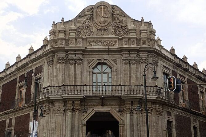 Private Mexico City Pedestrian Tour - Calle Madero’s pedestrian stretch and the House of Tiles (Poblano talavera)