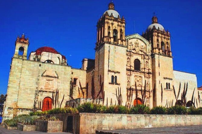 Private Oaxaca Walking Tour with Mezcal Tasting - Zócalo and Alameda: understanding the city’s public living room