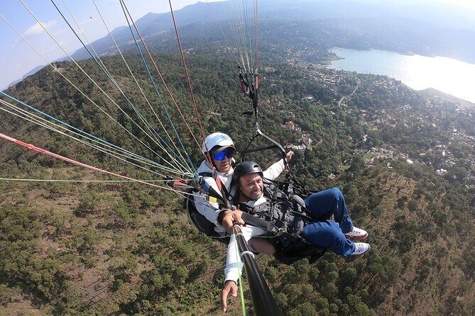 Private Paragliding Flight in Valle de Bravo with Instructor - Gear, Harness, and Instructor: The Safety Layer You Feel Immediately