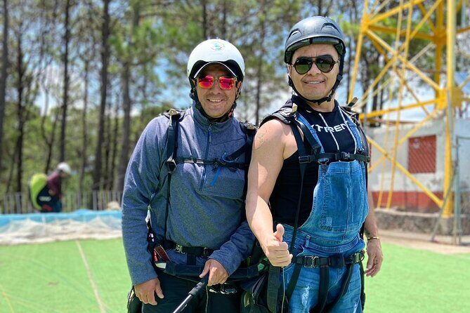 Private Paragliding Flight in Valle de Bravo with Instructor - The Lake Landing and Getting Your Photos or Video Ready