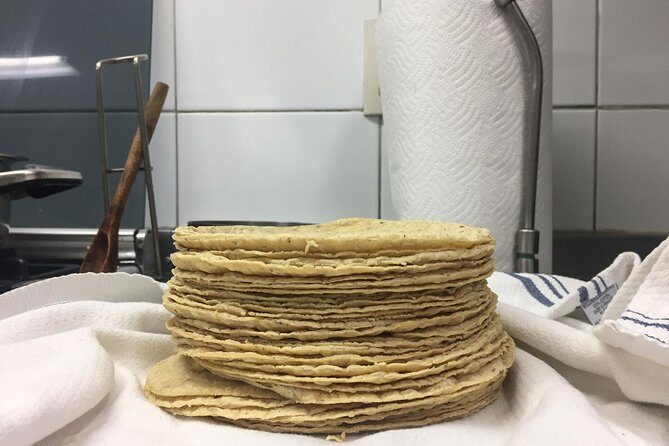 Private San Angel Tour & Cooking Class in Mexico City with Lucia - Choosing your class style: hands-on vs cooking demonstration