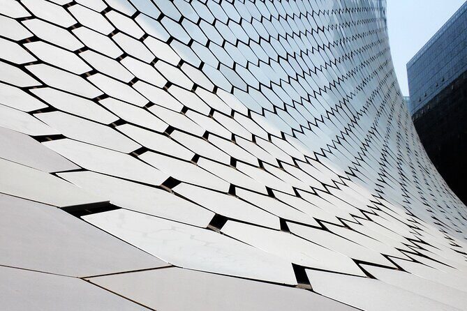 Private Soumaya Museum Tour - The painting moment: why one good explanation is better than ten hurried glances