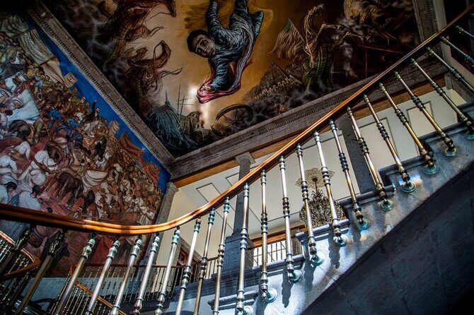 PRIVATE Tour Chapultepec Castle - The park walk: getting bearings in Mexico City’s big green space