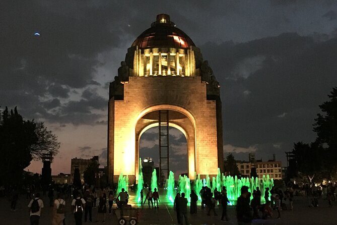 PRIVATE Tour Downtown & Anthropology Museum & Chapultepec Castle - Catedral Metropolitana: five centuries built over an Aztec center