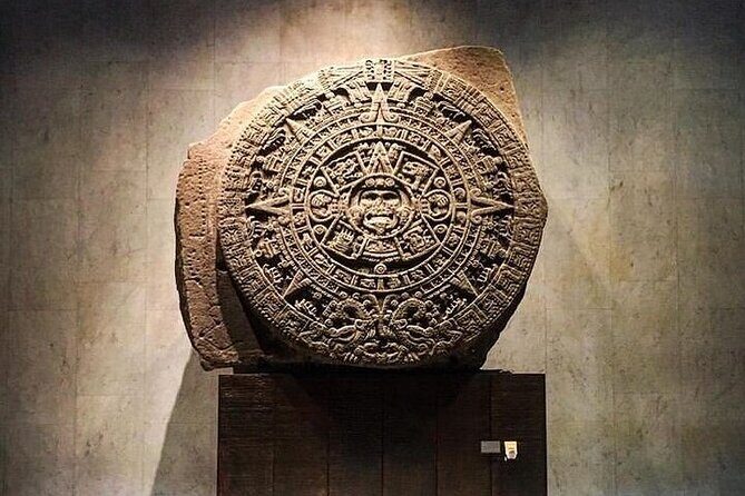 PRIVATE Tour Downtown & Anthropology Museum & Chapultepec Castle - The real value: how the private format changes the day