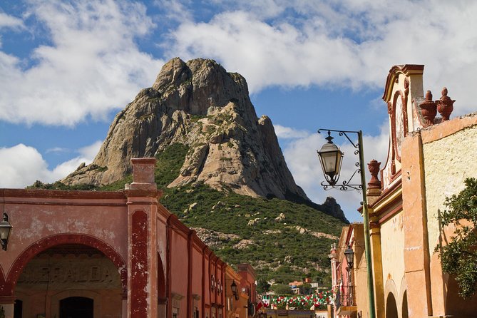 Private tour Freixenet Winery & Peña de Bernal - Peña de Bernal early: why this first stop works