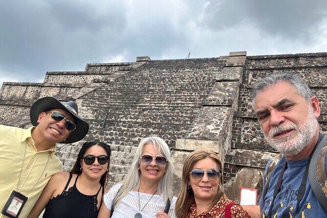Private Tour, Great Experience, CDMX to Teotihuacan Pyramids - Sun Pyramid and the walk between palaces: art details you can actually spot