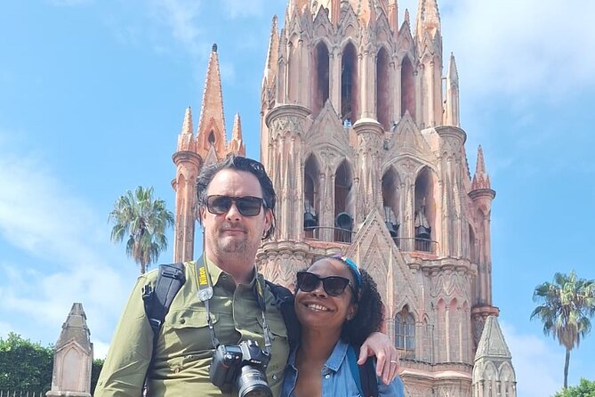 Private Tour Guide in San Miguel de Allende - Calle Aldama: the iconic street for photos, art, and a little street life