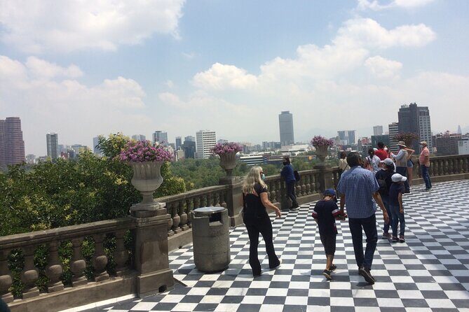 PRIVATE Tour in Chapultepec Castle and Museum of Anthropology - Jorge’s guiding style: chronological storylines and structured pacing