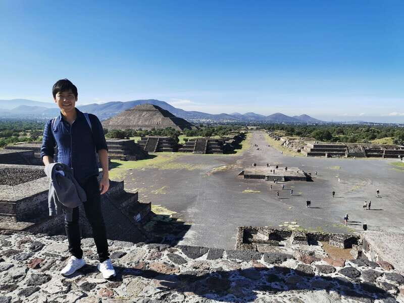 PRIVATE TOUR IN TEOTIHUACAN AND GUADALUPE BASILICA - Teotihuacán walkthrough: Calzada de los Muertos and the main sights