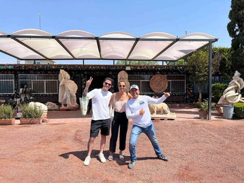 PRIVATE TOUR IN TEOTIHUACAN AND GUADALUPE BASILICA - Obsidian workshop and maguey uses: culture you can see