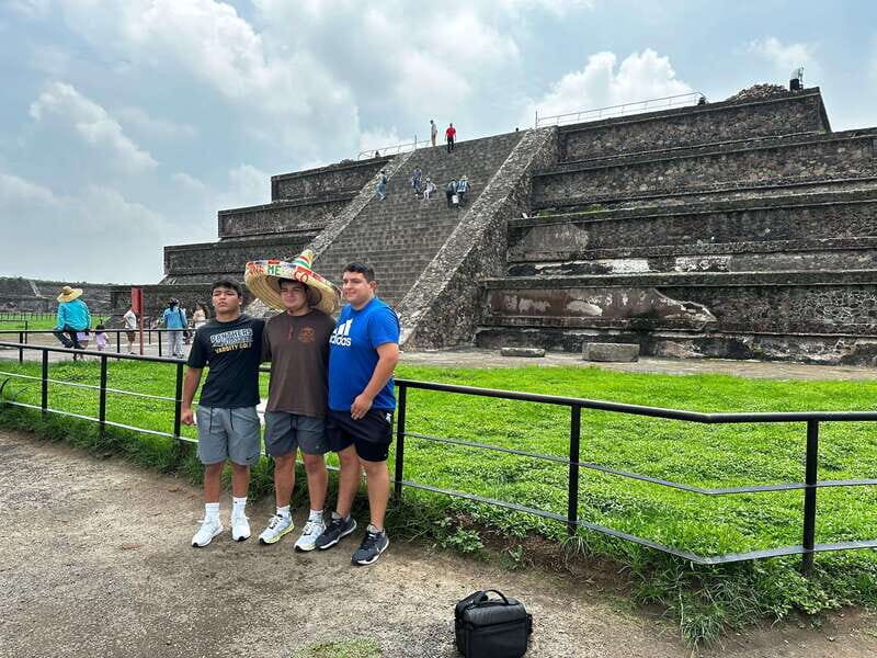 PRIVATE TOUR IN TEOTIHUACAN AND GUADALUPE BASILICA - Basilica of Our Lady of Guadalupe: architecture and meaning in motion