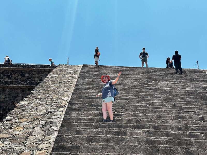 PRIVATE TOUR IN TEOTIHUACAN AND GUADALUPE BASILICA - Roma Norte pickup and the ride to Teotihuacán