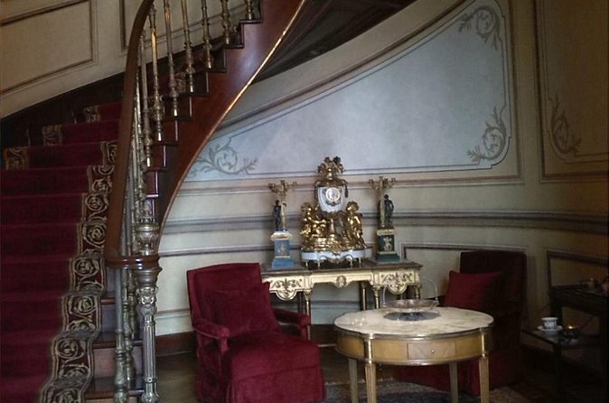 Private Tour: Museum of Anthropology and Chapultepec Castle - Chapultepec Castle: art, colonial echoes, and a hilltop viewpoint