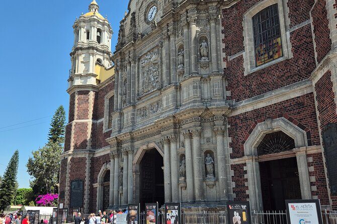 Private Tour Pyramids of Teotihuacán and Guadalupe Basilica up to 4 people - Comfort and pacing in Mexico City traffic