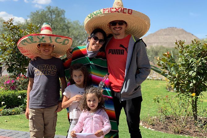 Private Tour: Pyramids of Teotihuacan, Tlatelolco & Basílic of Guadalupe - Food and breaks near Teotihuacan: lunch isn’t included, but options are
