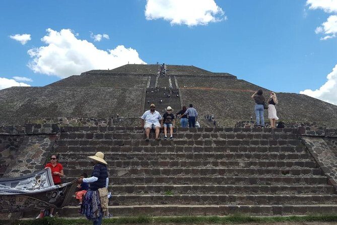 Private Tour: Teotihuacan and Guadalupe Shrine - Basilica de Santa María de Guadalupe: where faith and architecture meet