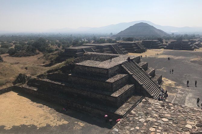 Private Tour Teotihuacan Pyramids & Basilica of Guadalupe - Plaza de las Tres Culturas in Tlatelolco: three time periods under one roof